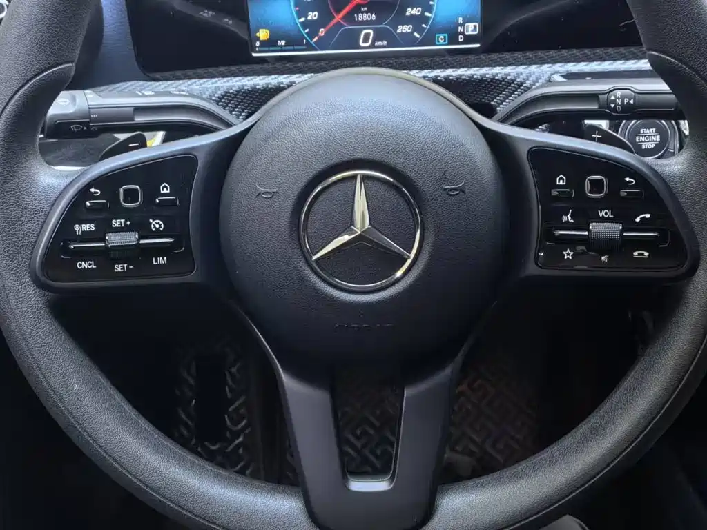 Mercedes-Benz A-Class 2022 — фото 18