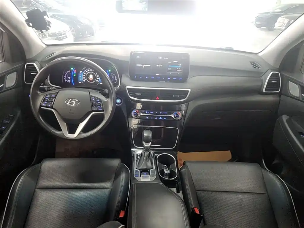 Hyundai Tucson 2020 — фото 9