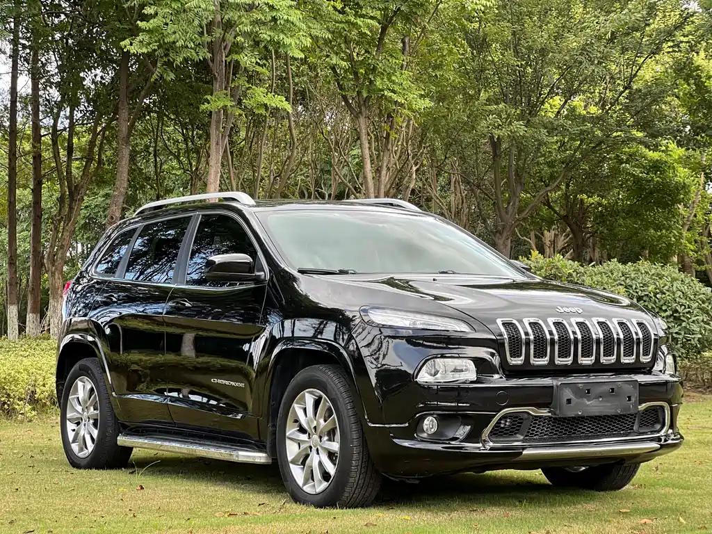 Jeep Cherokee 2017 — фото 3