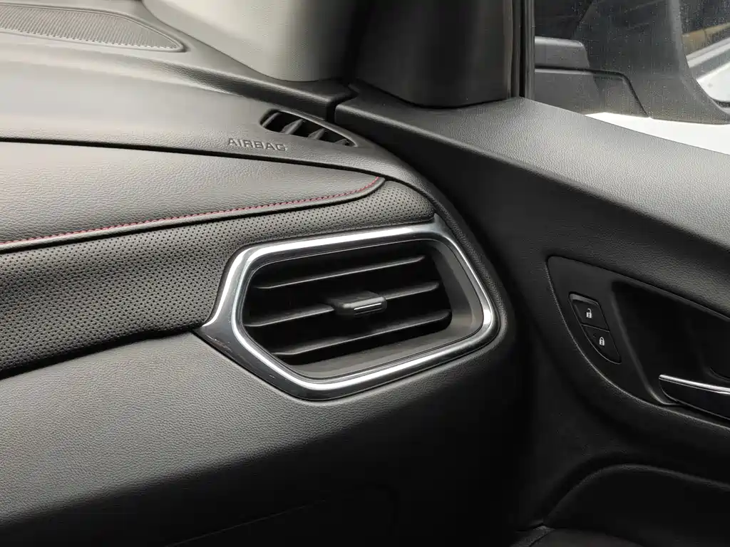 Chevrolet Equinox 2018 — фото 20