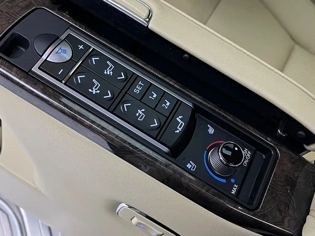 Toyota Vellfire 2020 — фото 11