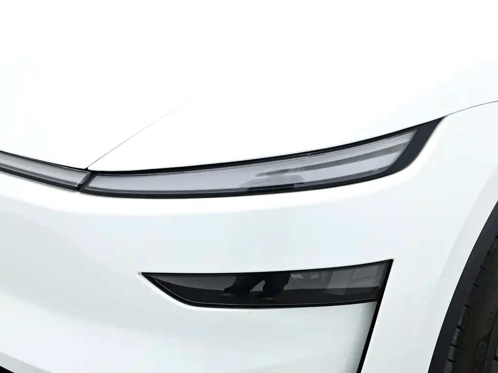Tesla Model Y 2025 — фото 17