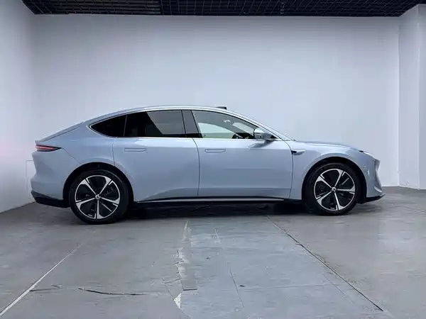 NIO ET5 2025