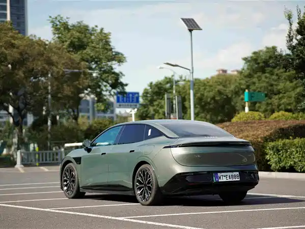 Zeekr 007 2024