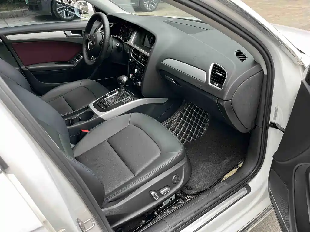 Audi A4L 2016