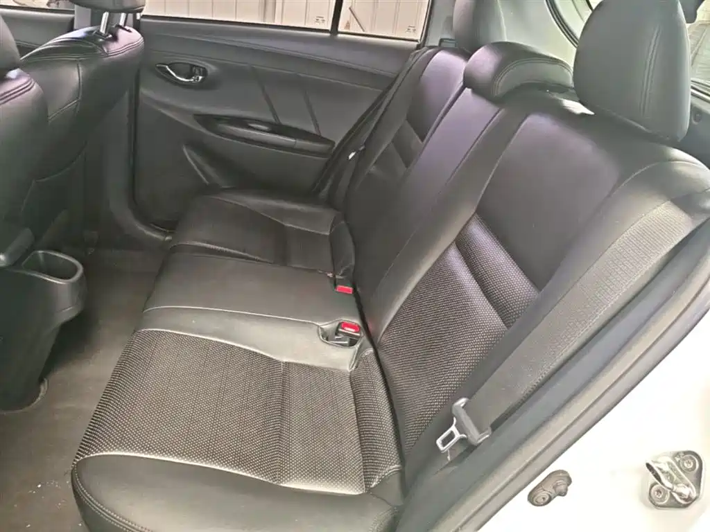 Toyota Yaris L 2017 — фото 17