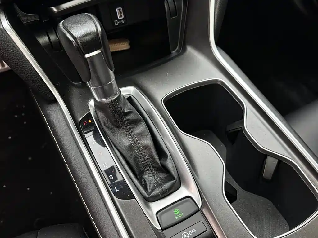 Honda Accord 2022 — фото 15