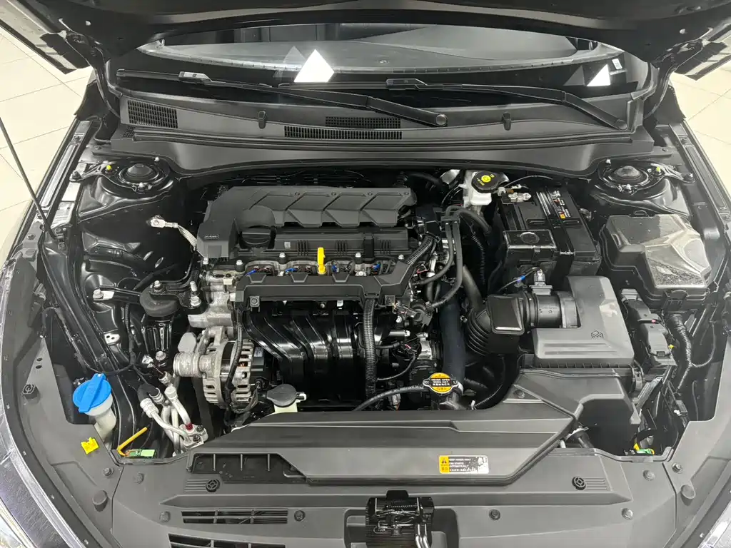 Hyundai Elantra 2023 — фото 23