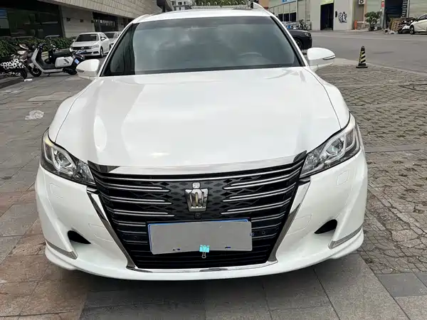 Toyota Crown 2018