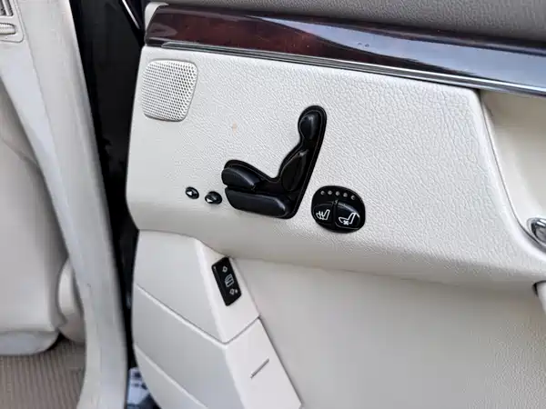 Mercedes-Benz S-Class 2004