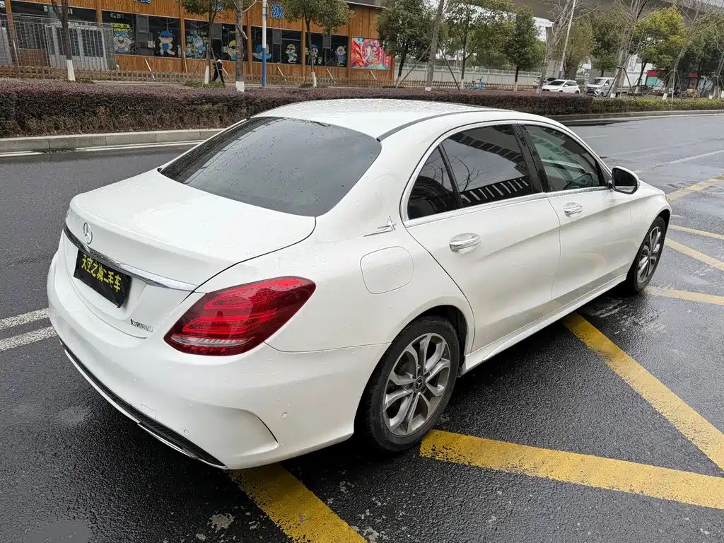 Mercedes-Benz C-Class 2017 — фото 16