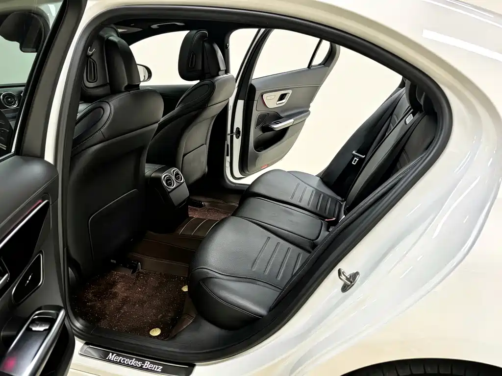 Mercedes-Benz C-Class 2022 — фото 15