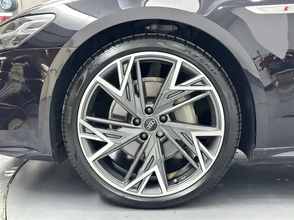 Audi A7L 2022 — фото 24