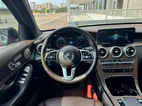 Mercedes-Benz GLC 2021