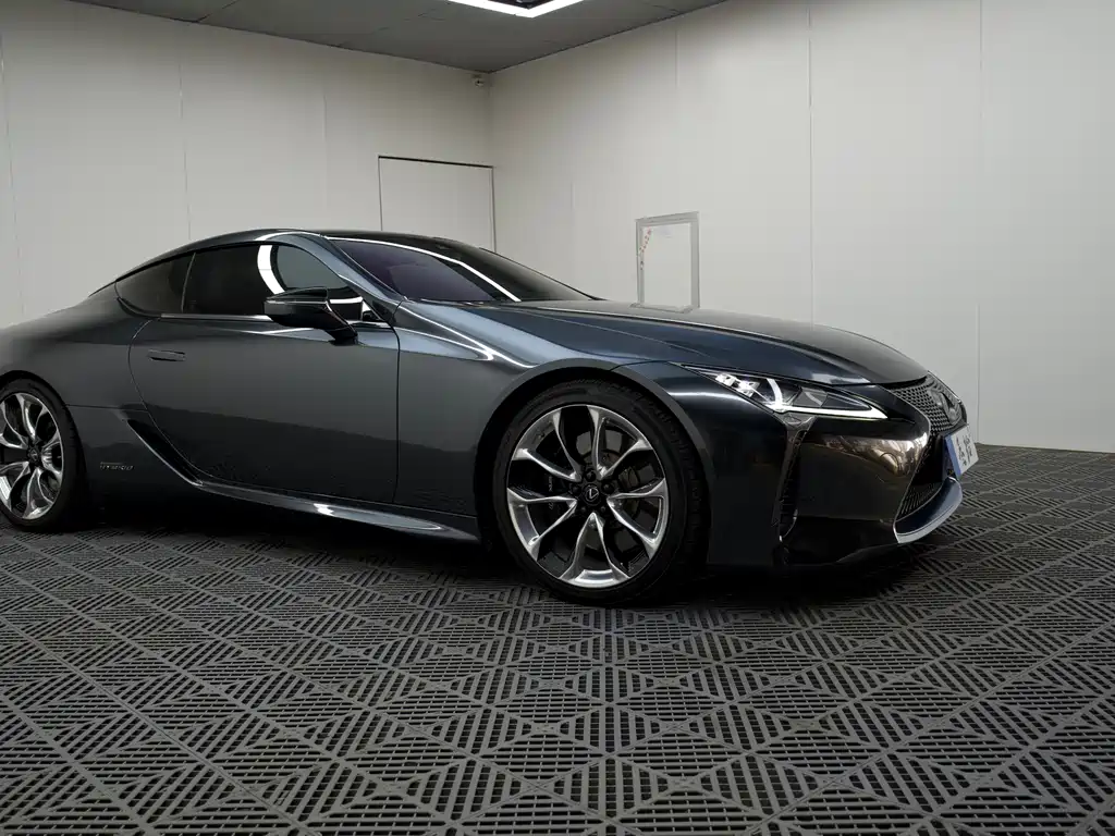 Lexus LC 2018 — фото 5