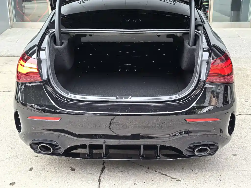 Mercedes-Benz A-Class AMG 2025 — фото 17