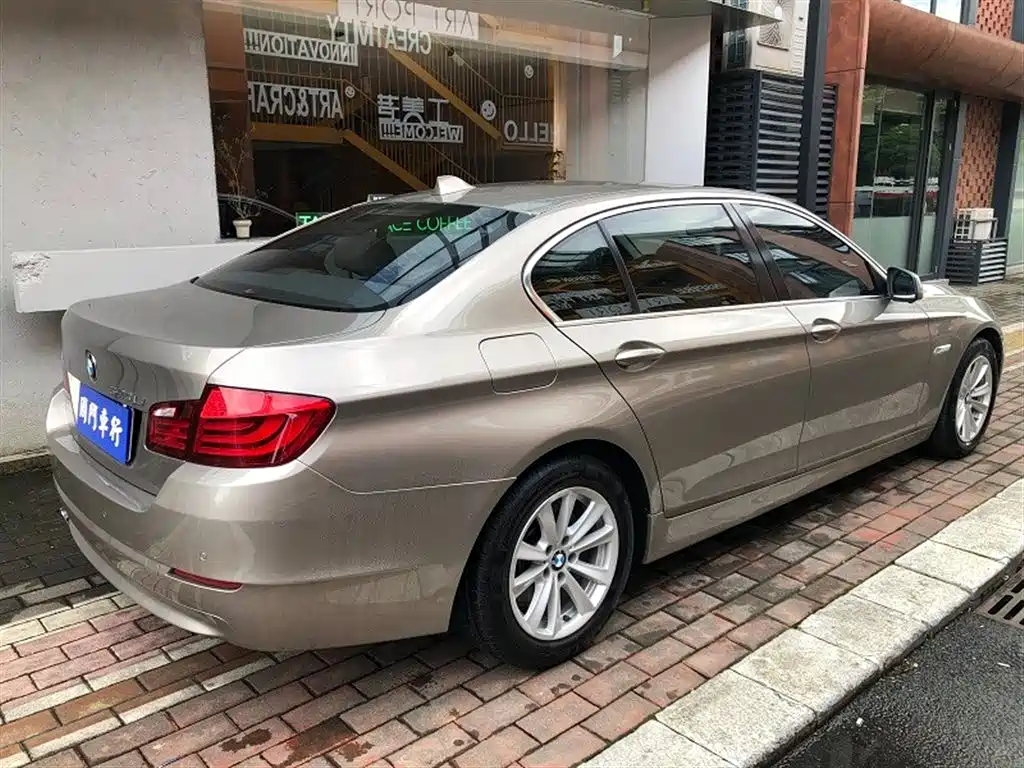 BMW 5 Series 2014 — фото 13