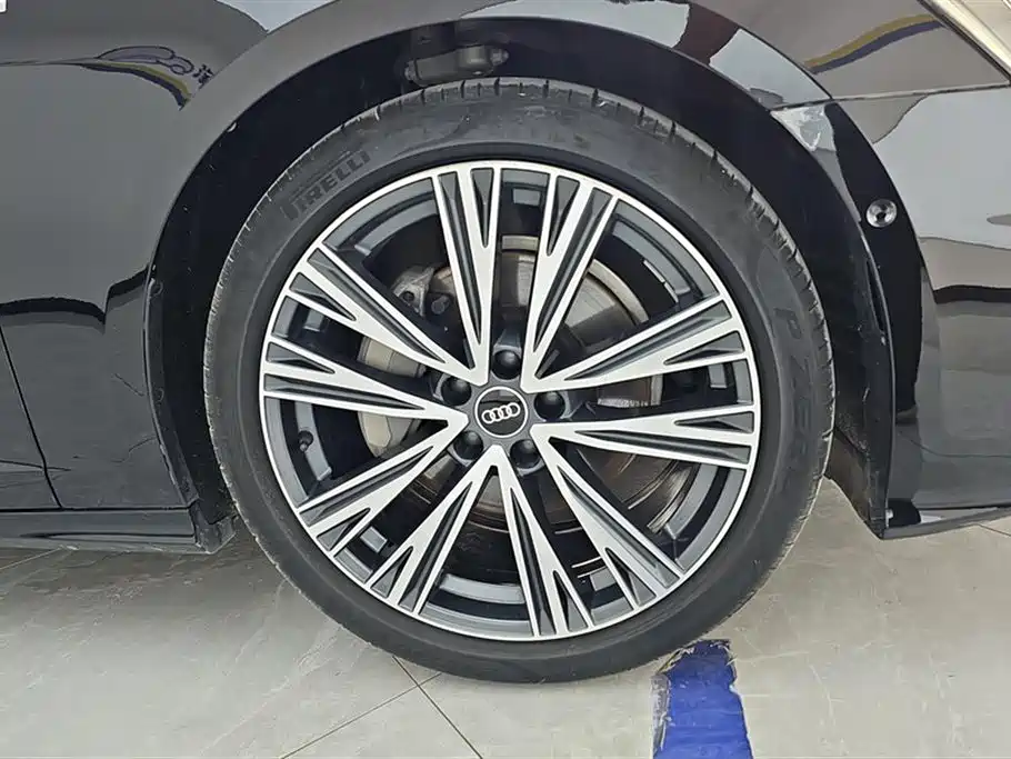 Audi A6L 2023