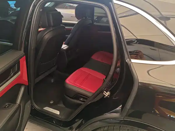 Porsche Cayenne 2025