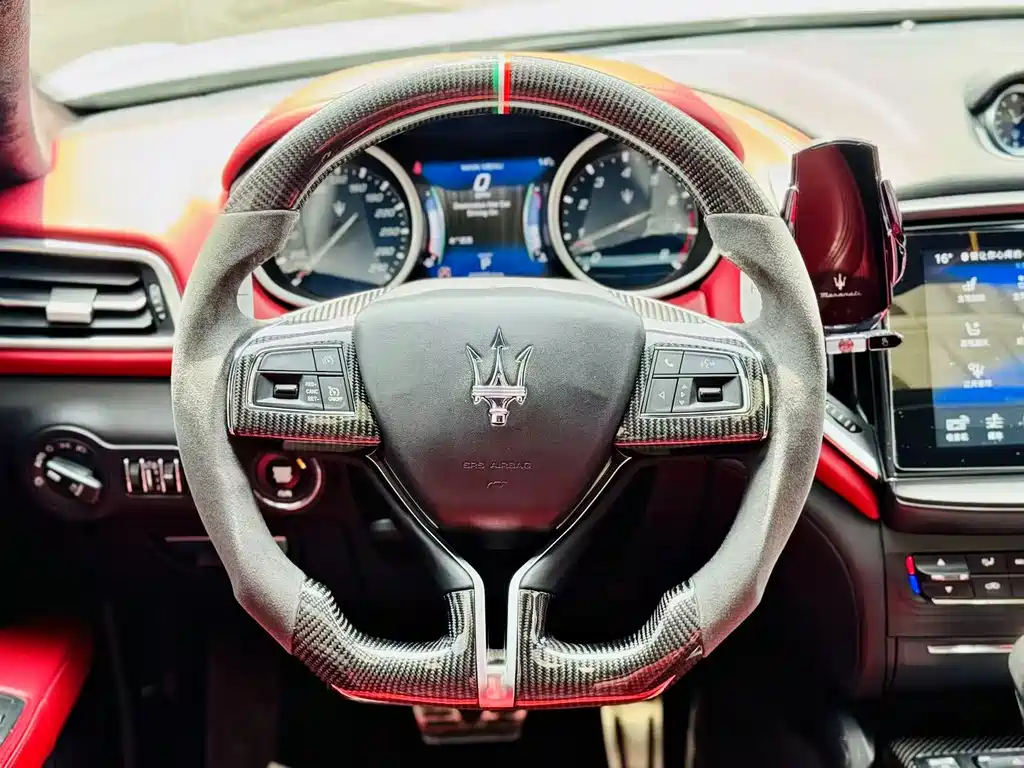 Maserati Ghibli 2017 — фото 15