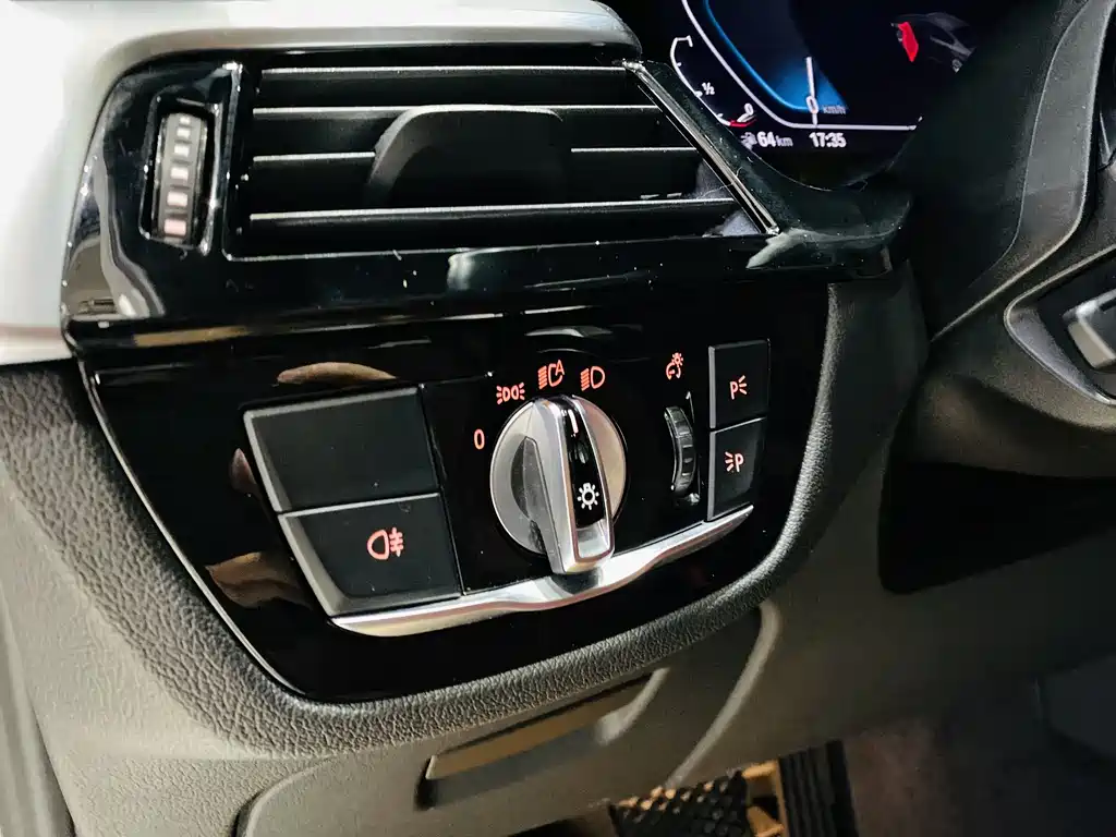 BMW 5 Series New Energy 2022 — фото 8