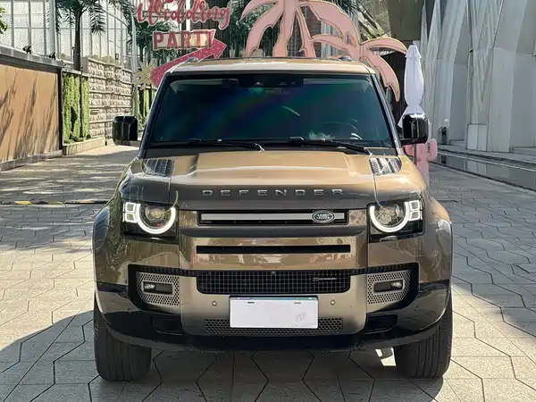 Land Rover Defender 2022