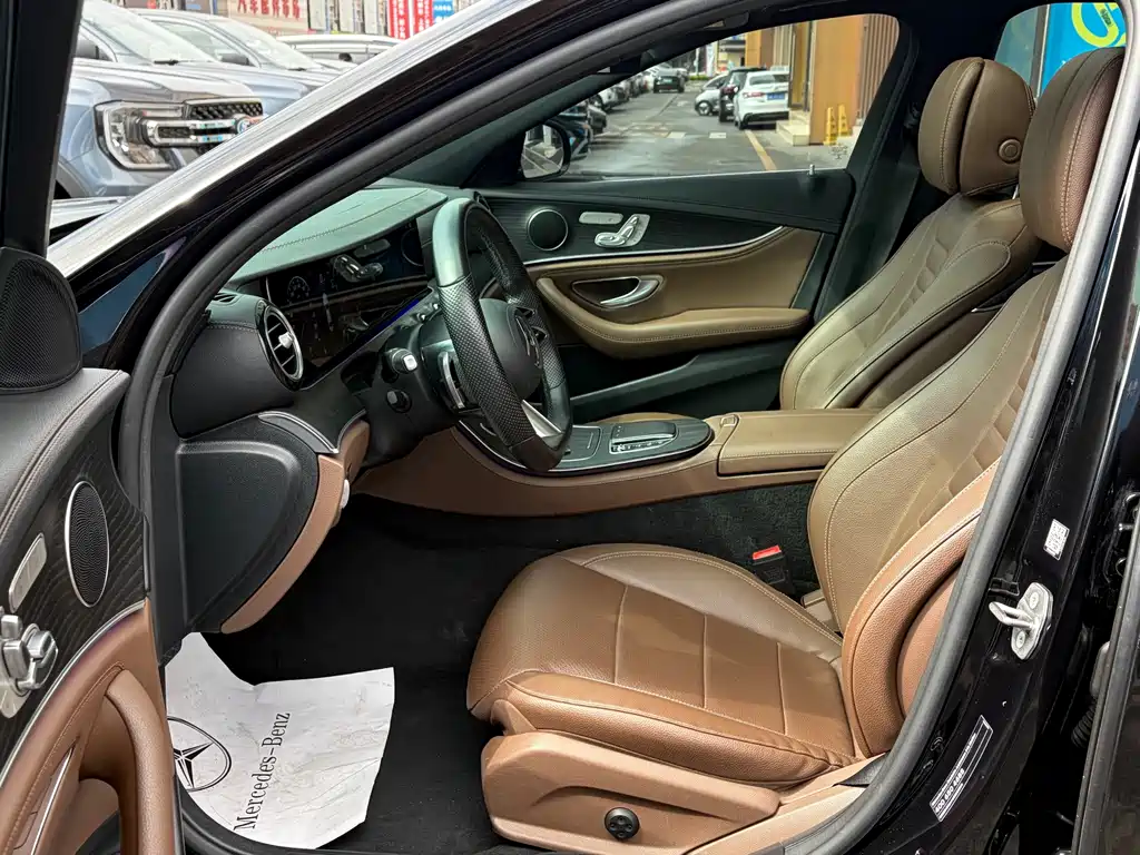 Mercedes-Benz E-Class 2022 — фото 10
