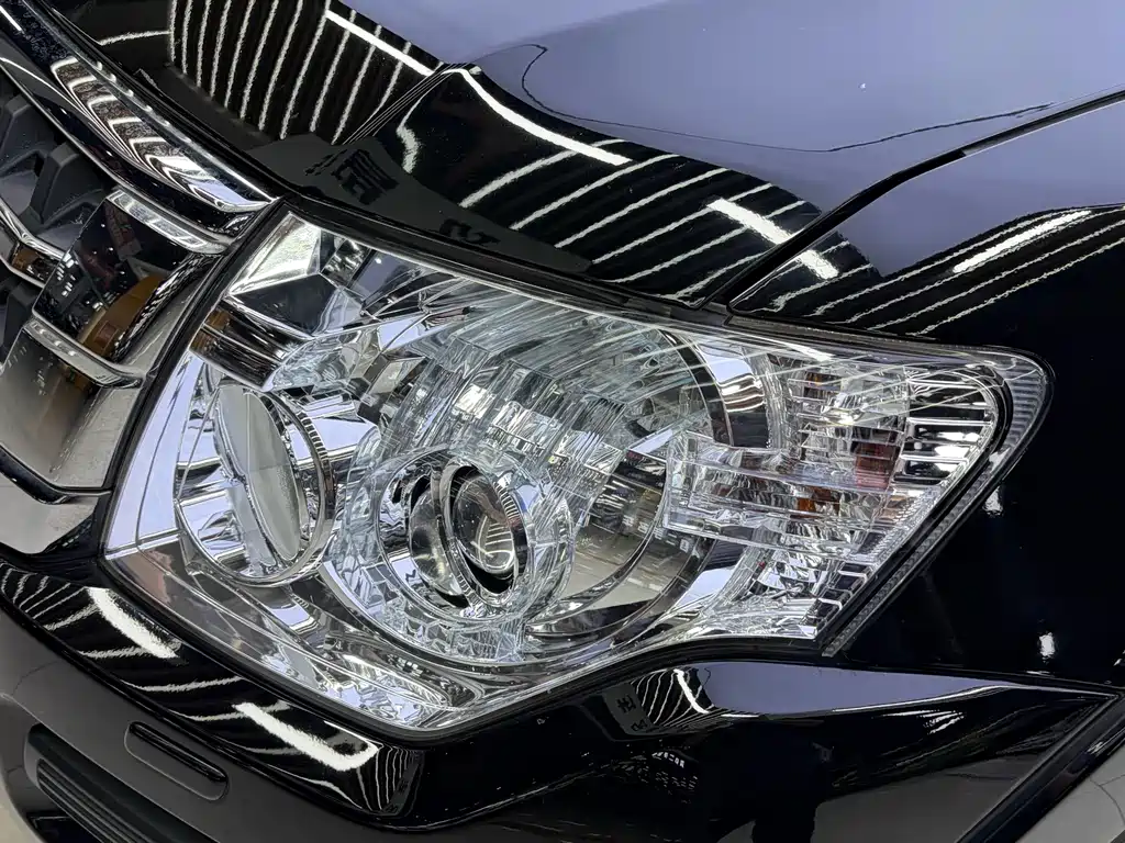 Mitsubishi Pajero 2017 — фото 16