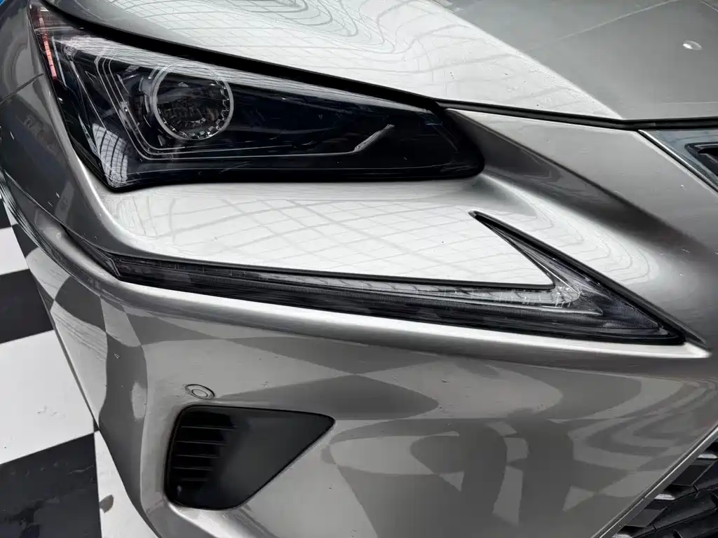 Lexus NX 2021 — фото 4