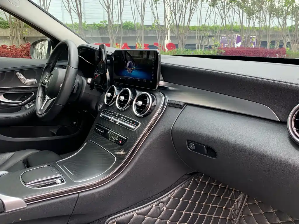 Mercedes-Benz C-Class 2019 — фото 27
