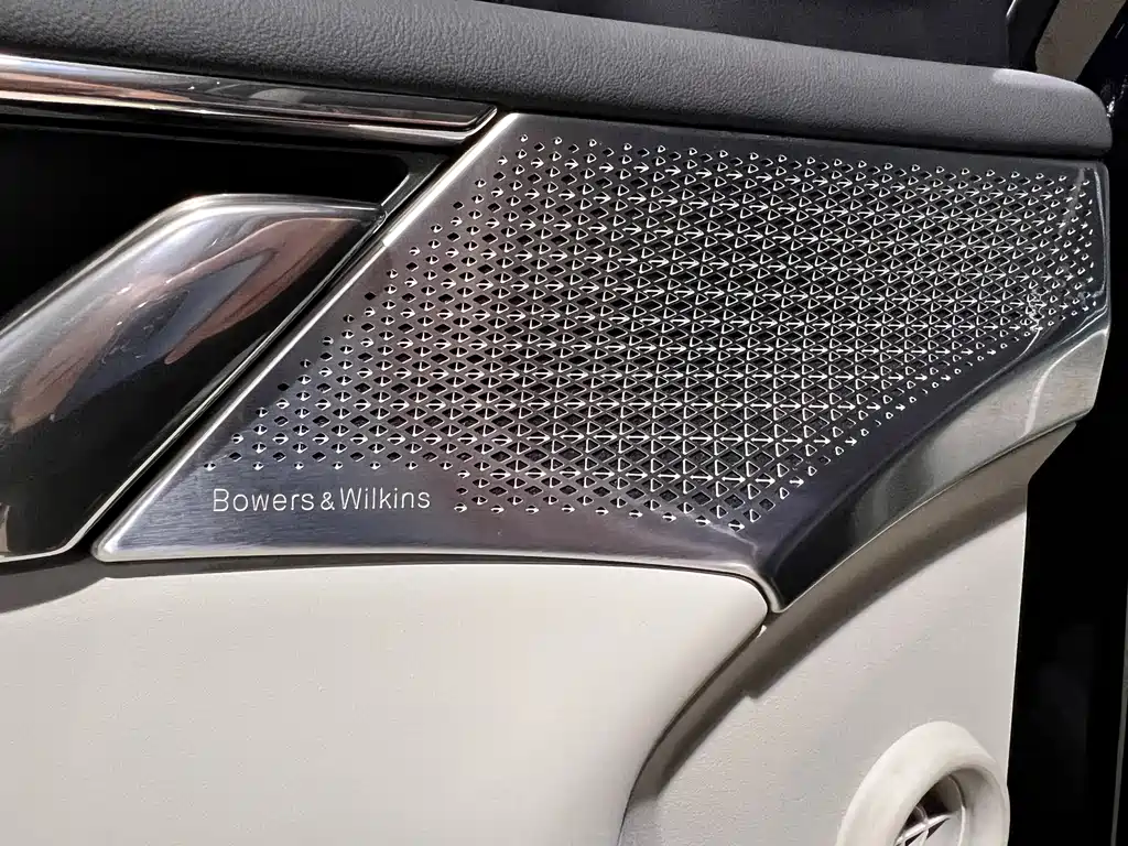 Volvo EM90 2025 — фото 7