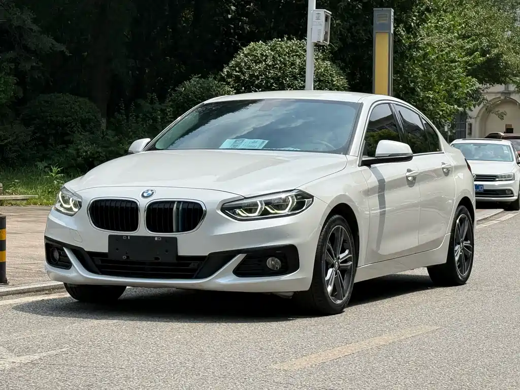 BMW 1 Series 2019 — фото 3