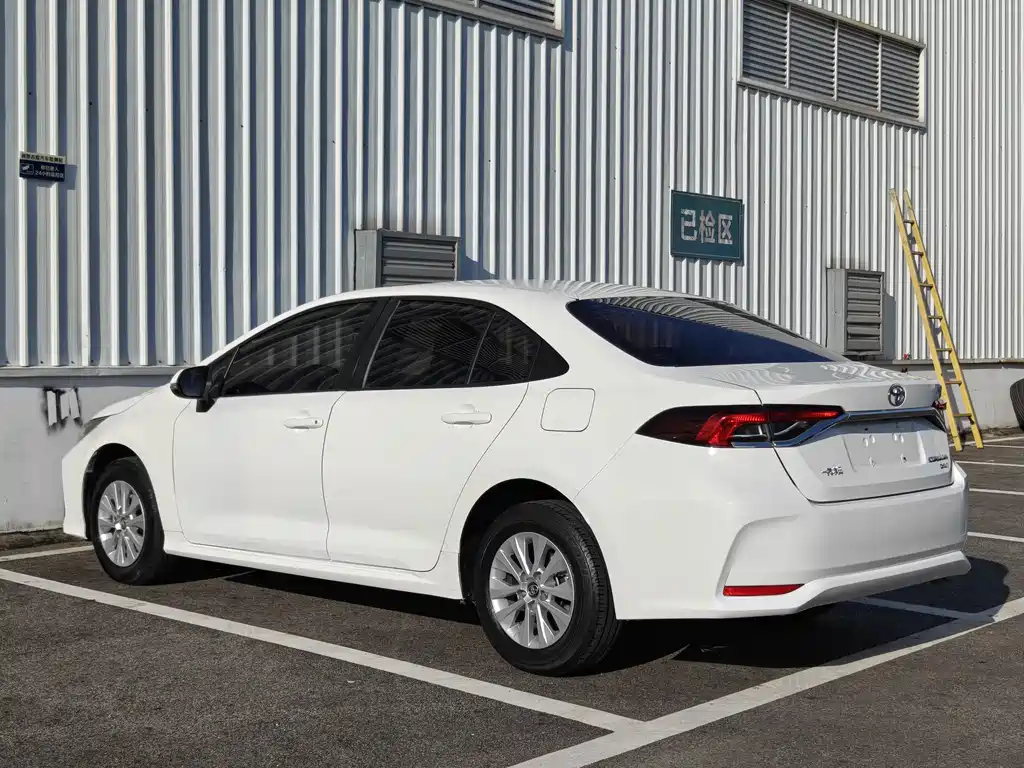 Toyota Corolla 2019 — фото 9