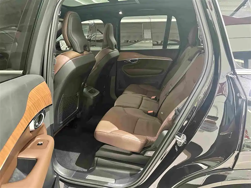 Volvo XC90 2025 — фото 12