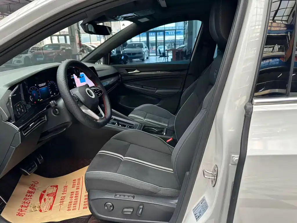Volkswagen Golf 2022