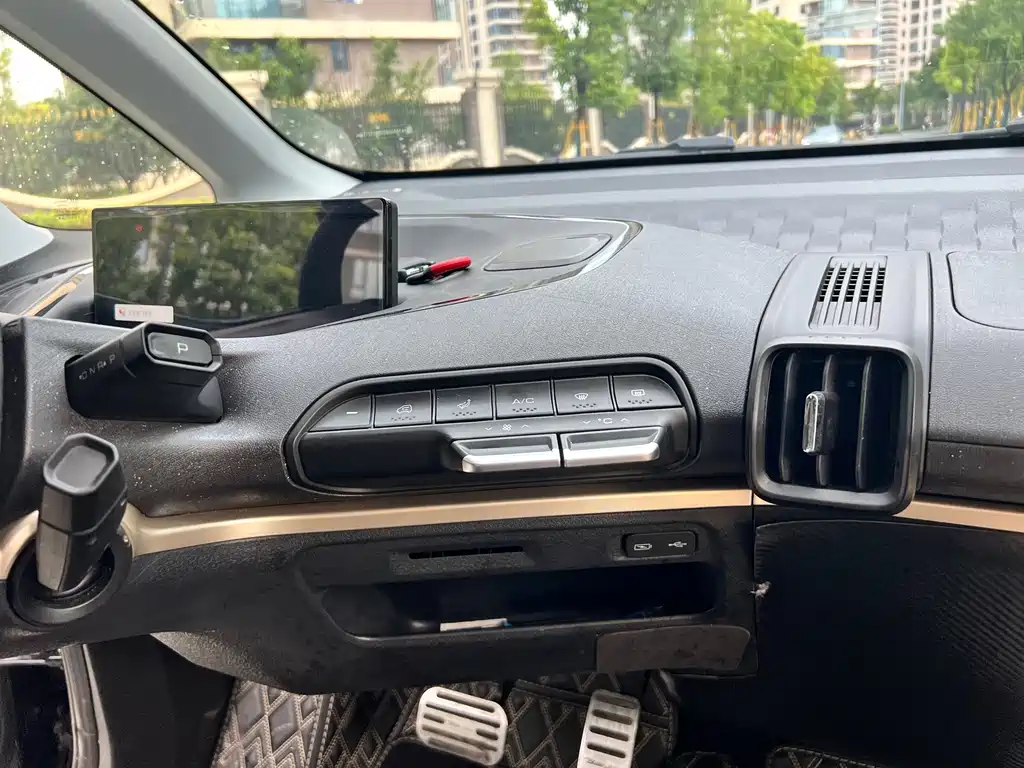 Baojun Kiwi EV 2021 — фото 13
