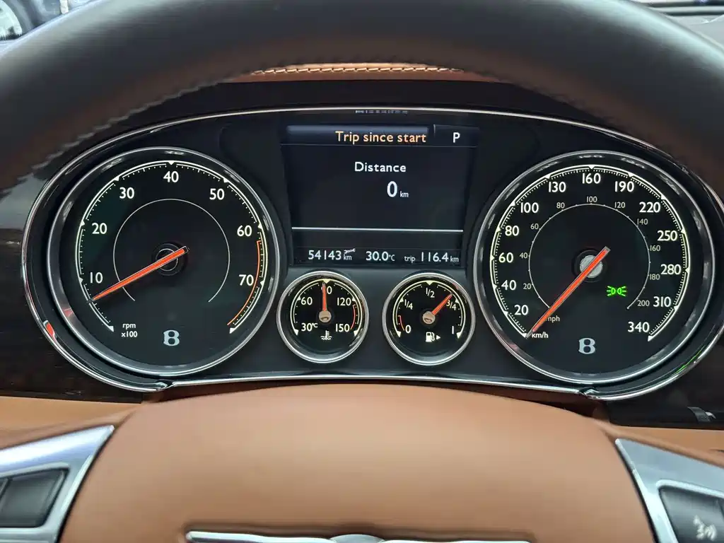 Bentley Flying Spur 2018 — фото 12
