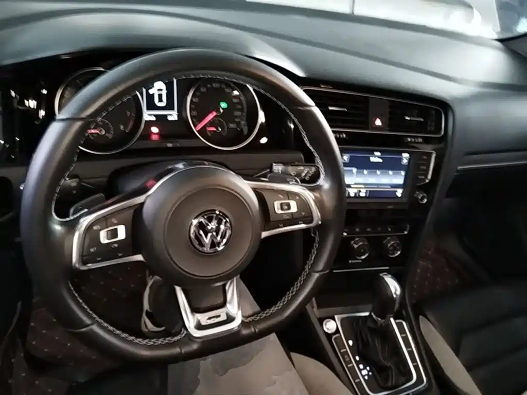Volkswagen Golf 2017 — фото 10