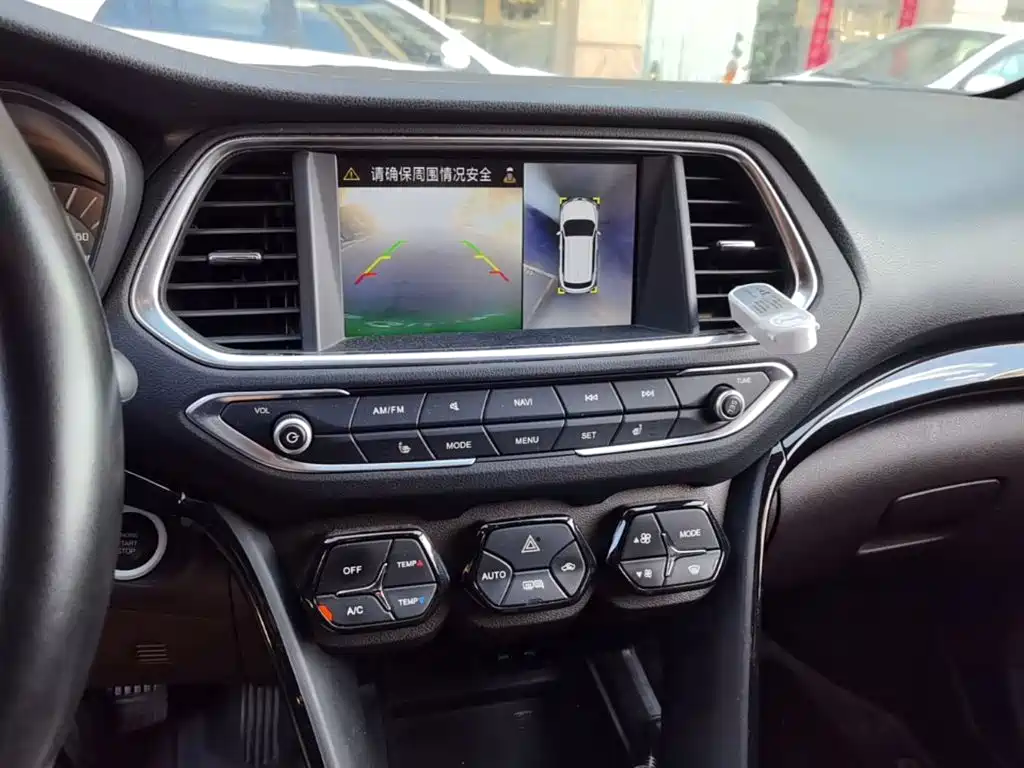 GAC Trumpchi GS4 2017 — фото 13