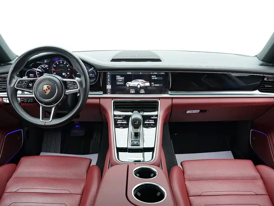 Porsche Panamera 2019 — фото 16