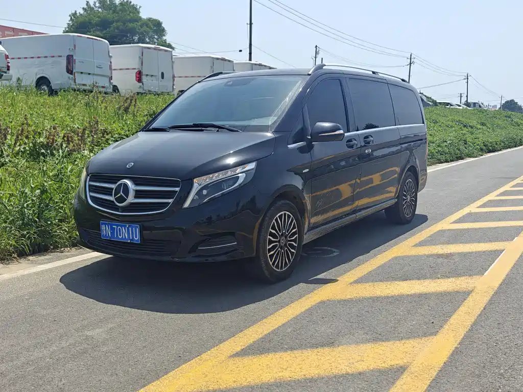Mercedes-Benz V-Class 2019 — фото 1