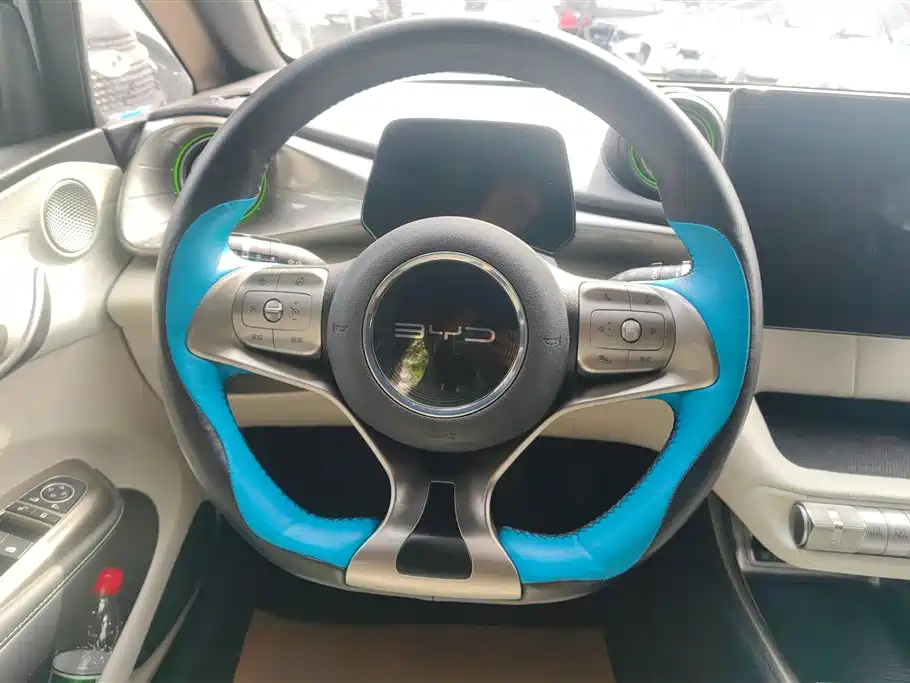 BYD Dolphin 2022 — фото 15