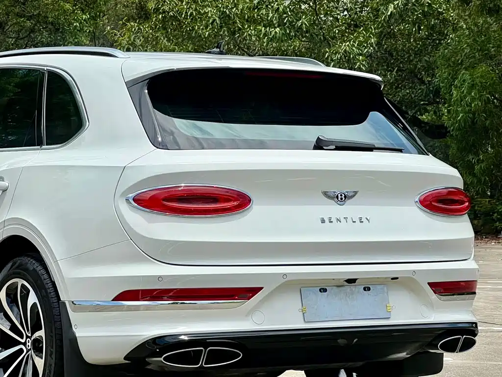 Bentley Bentayga 2021 — фото 10