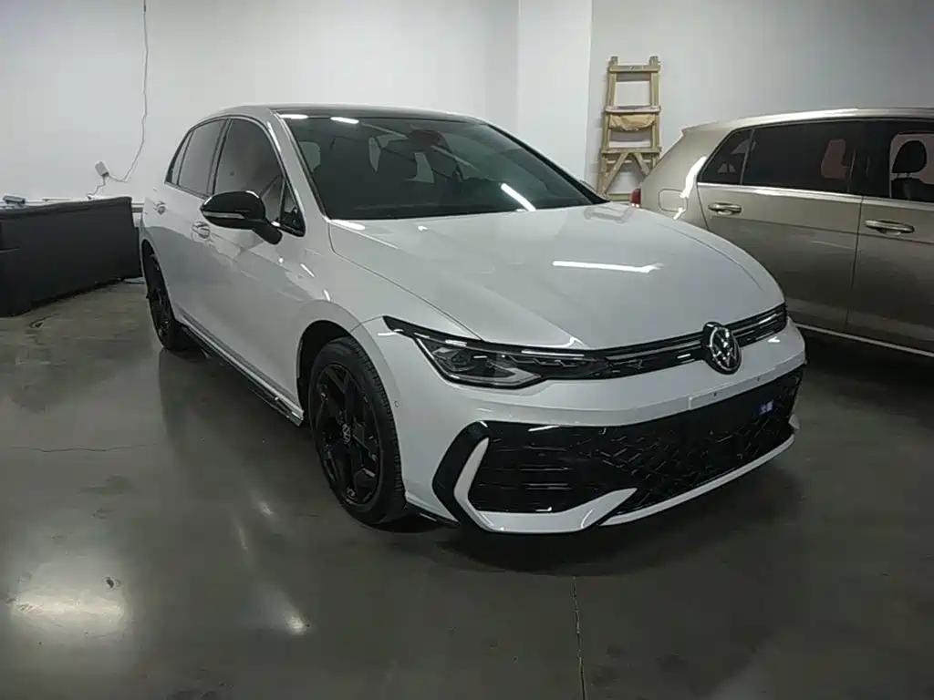 Volkswagen Golf 2025