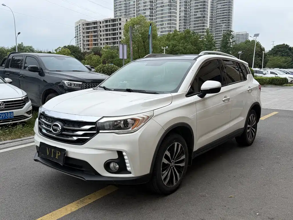 GAC Trumpchi GS4 2016 — фото 1