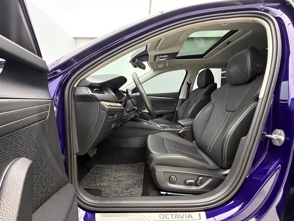Skoda Octavia 2021 — фото 19