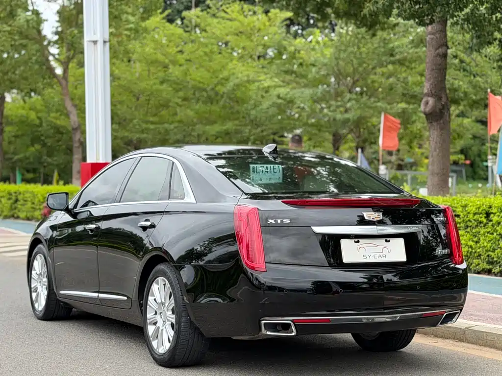 Cadillac XTS 2017 — фото 6