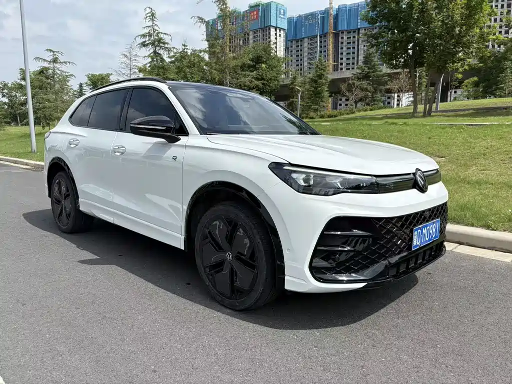 Volkswagen Tiguan L 2024