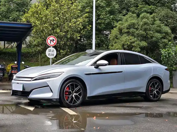 BYD Han L 2025