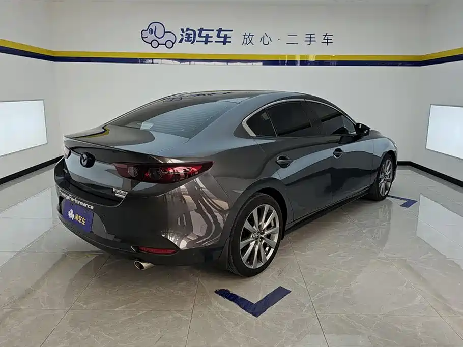 Mazda 3 Axela 2022